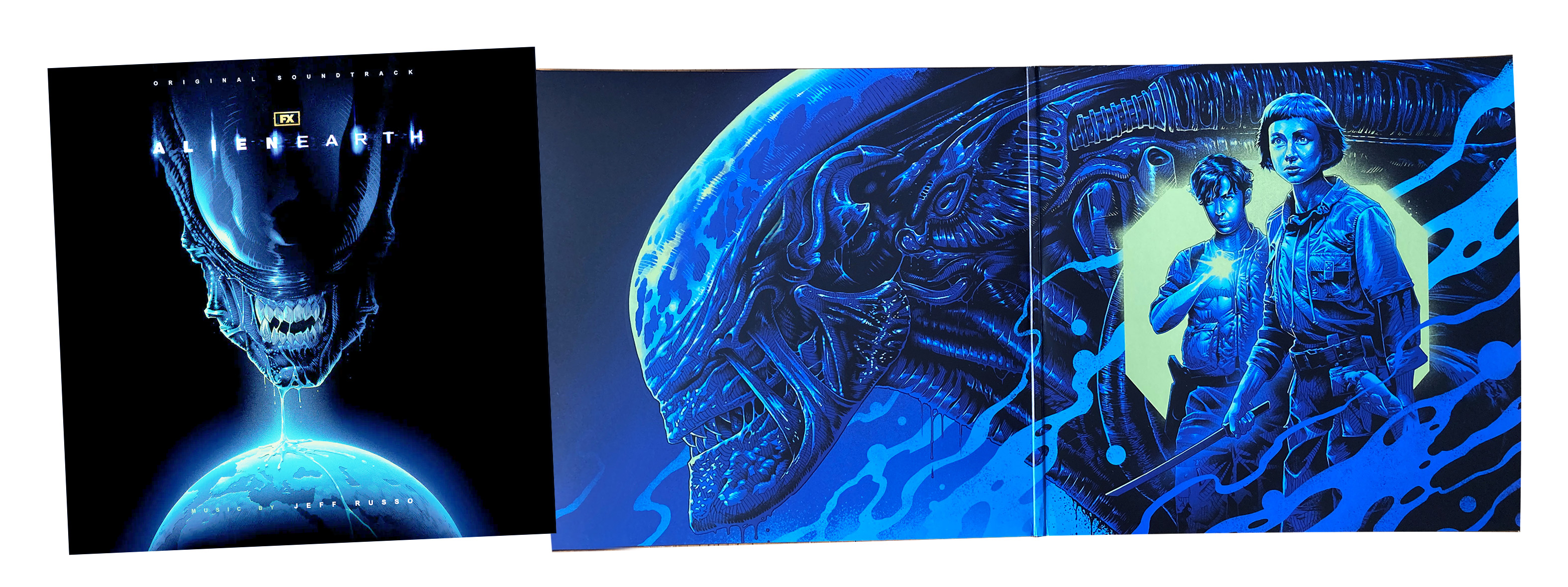 Alien Earth Vinyle montage 01.jpg (1.14 MB)